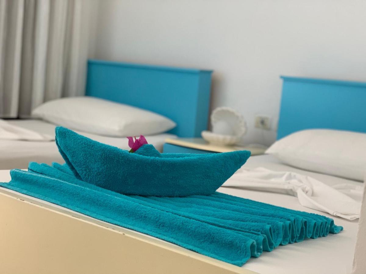 Cocktail & Dreams - Beach Hotel Sarande Bagian luar foto