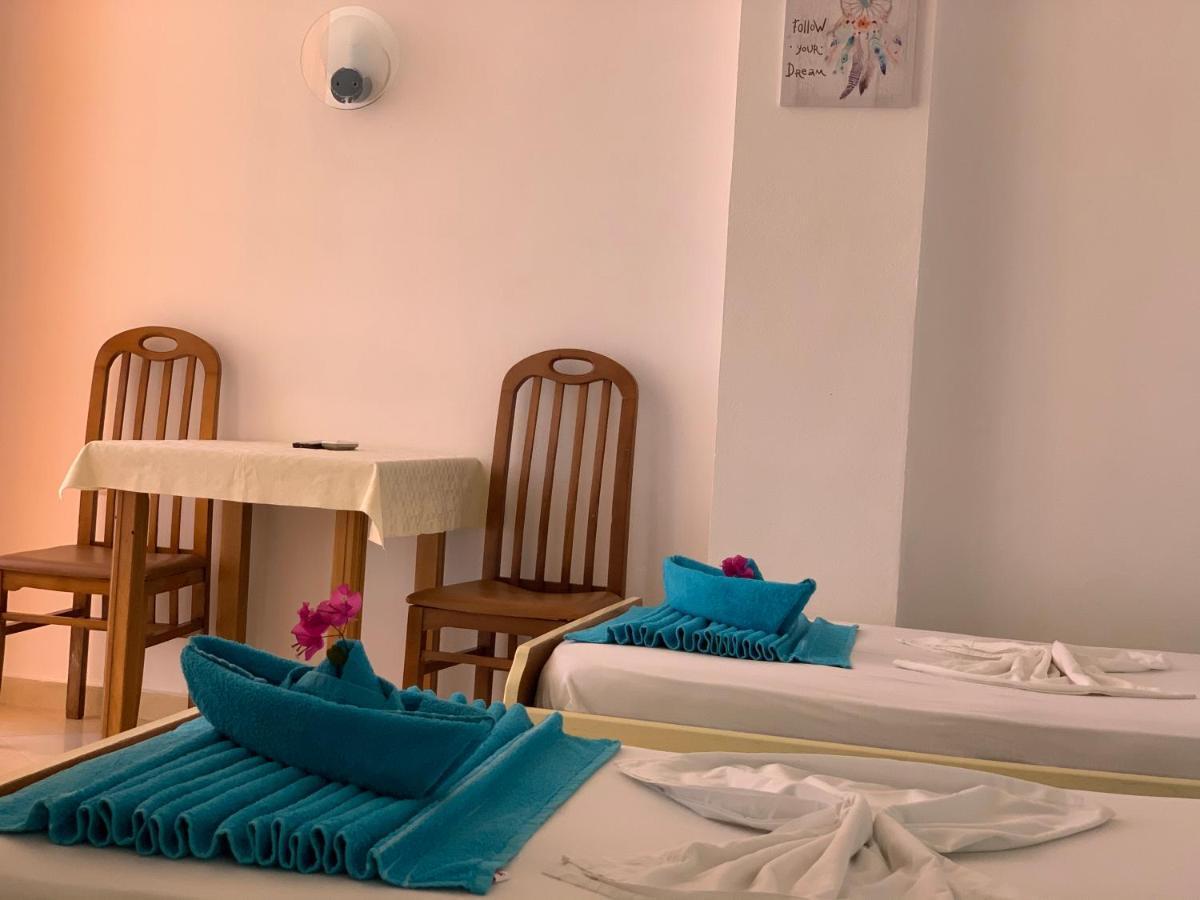 Cocktail & Dreams - Beach Hotel Sarande Bagian luar foto
