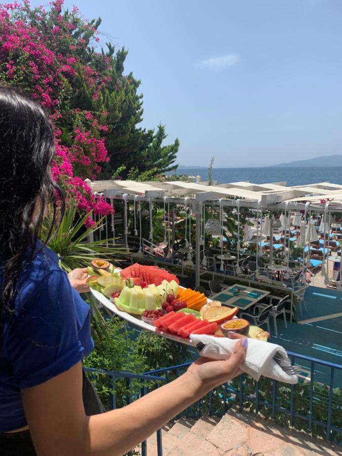 Cocktail & Dreams - Beach Hotel Sarande Bagian luar foto