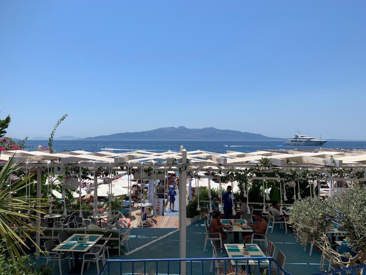 Cocktail & Dreams - Beach Hotel Sarande Bagian luar foto