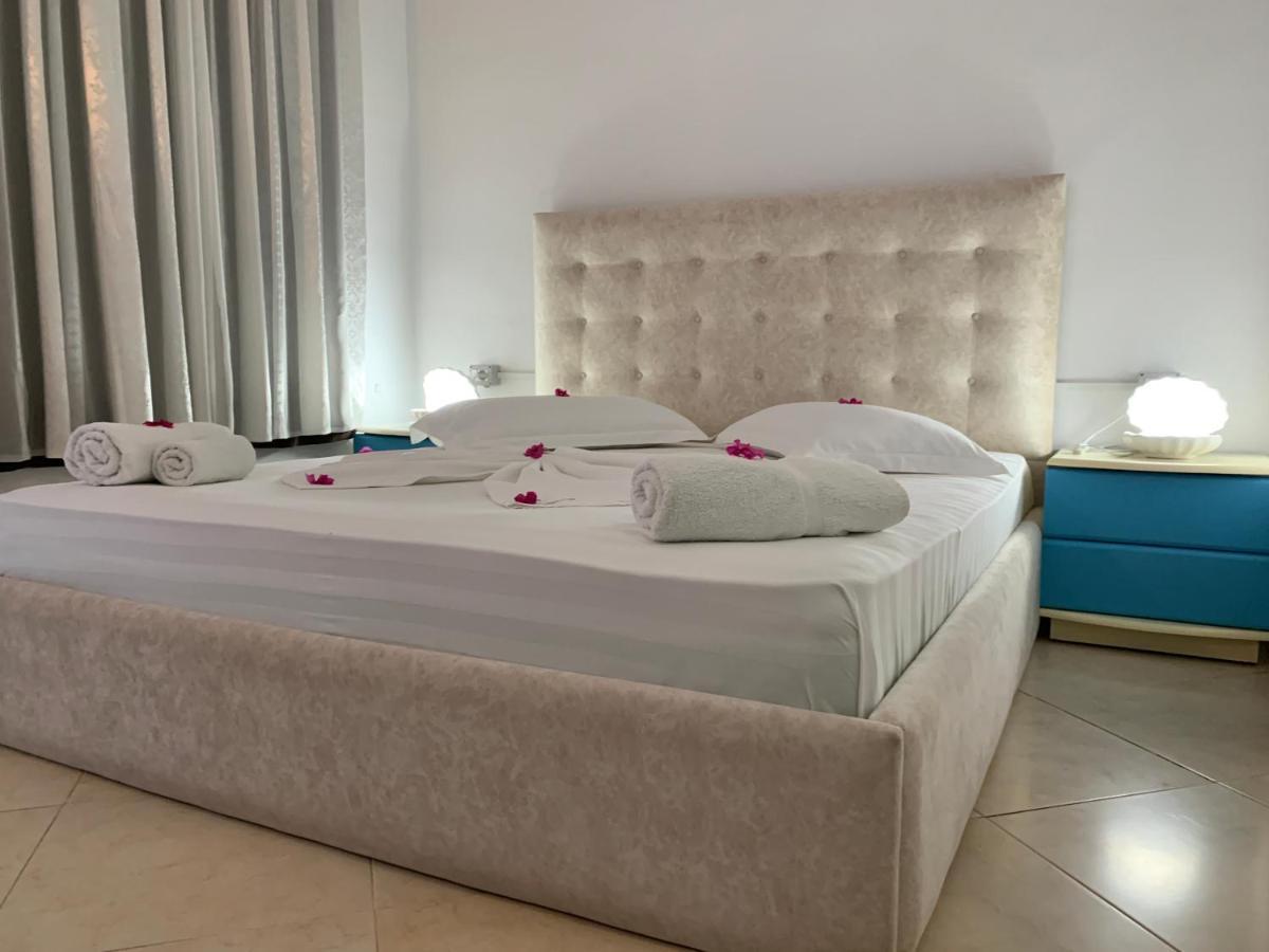 Cocktail & Dreams - Beach Hotel Sarande Bagian luar foto
