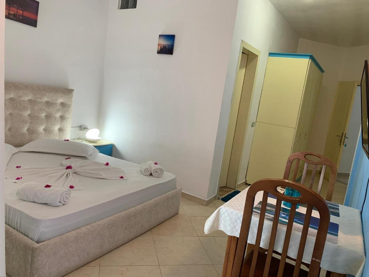 Cocktail & Dreams - Beach Hotel Sarande Bagian luar foto
