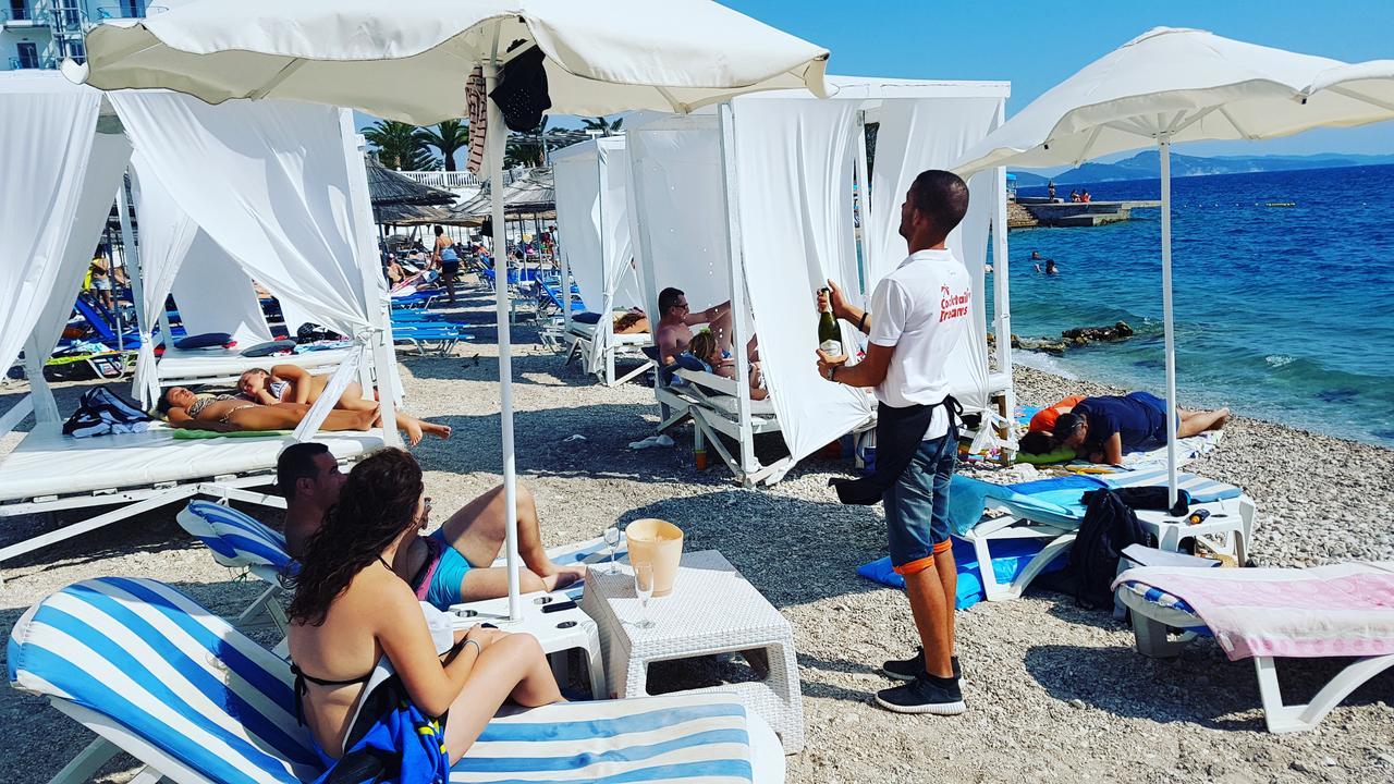 Cocktail & Dreams - Beach Hotel Sarande Bagian luar foto