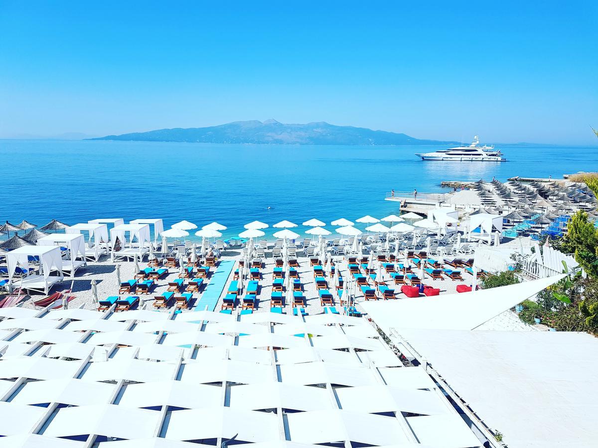 Cocktail & Dreams - Beach Hotel Sarande Bagian luar foto