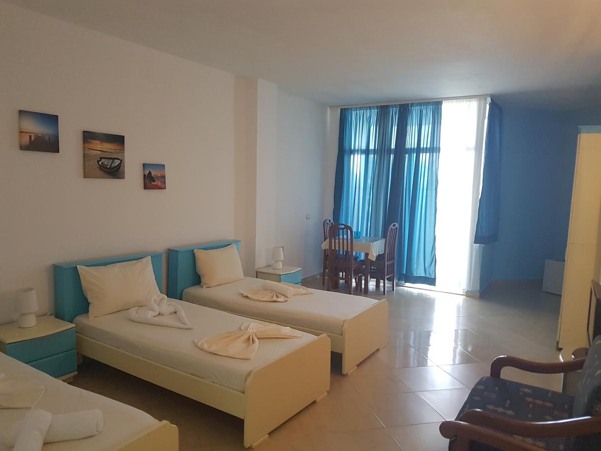 Cocktail & Dreams - Beach Hotel Sarande Bagian luar foto