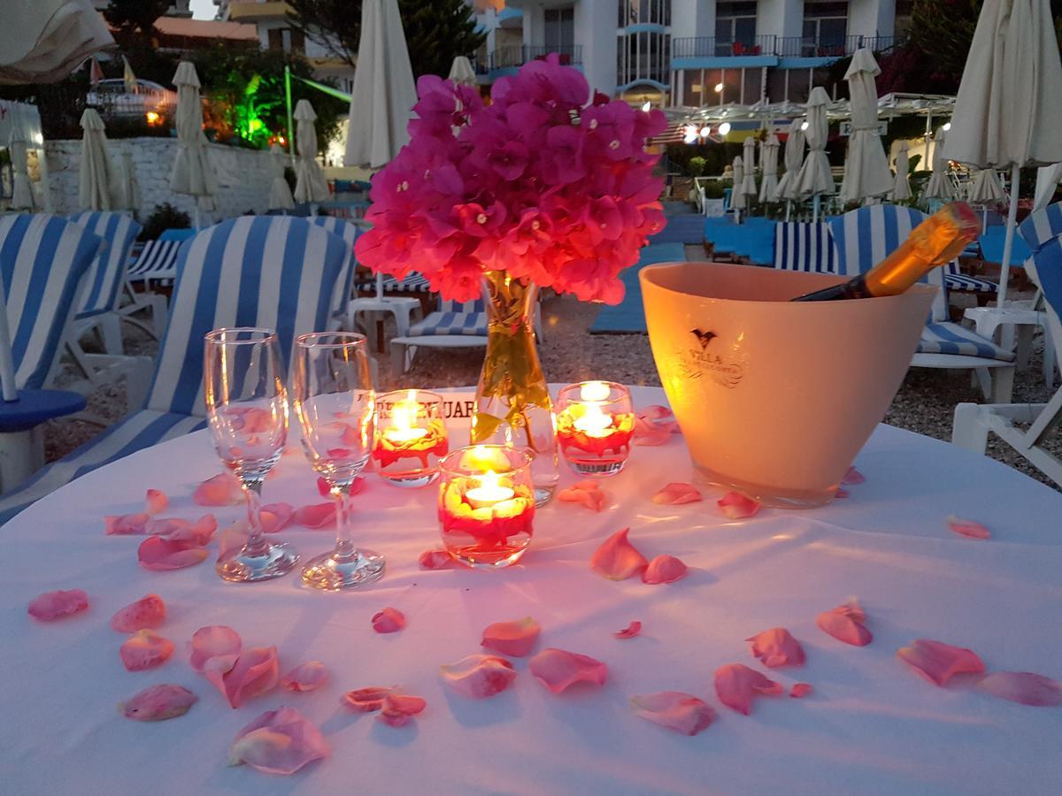 Cocktail & Dreams - Beach Hotel Sarande Bagian luar foto