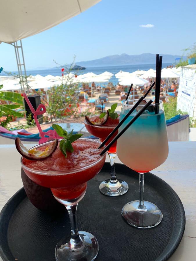 Cocktail & Dreams - Beach Hotel Sarande Bagian luar foto